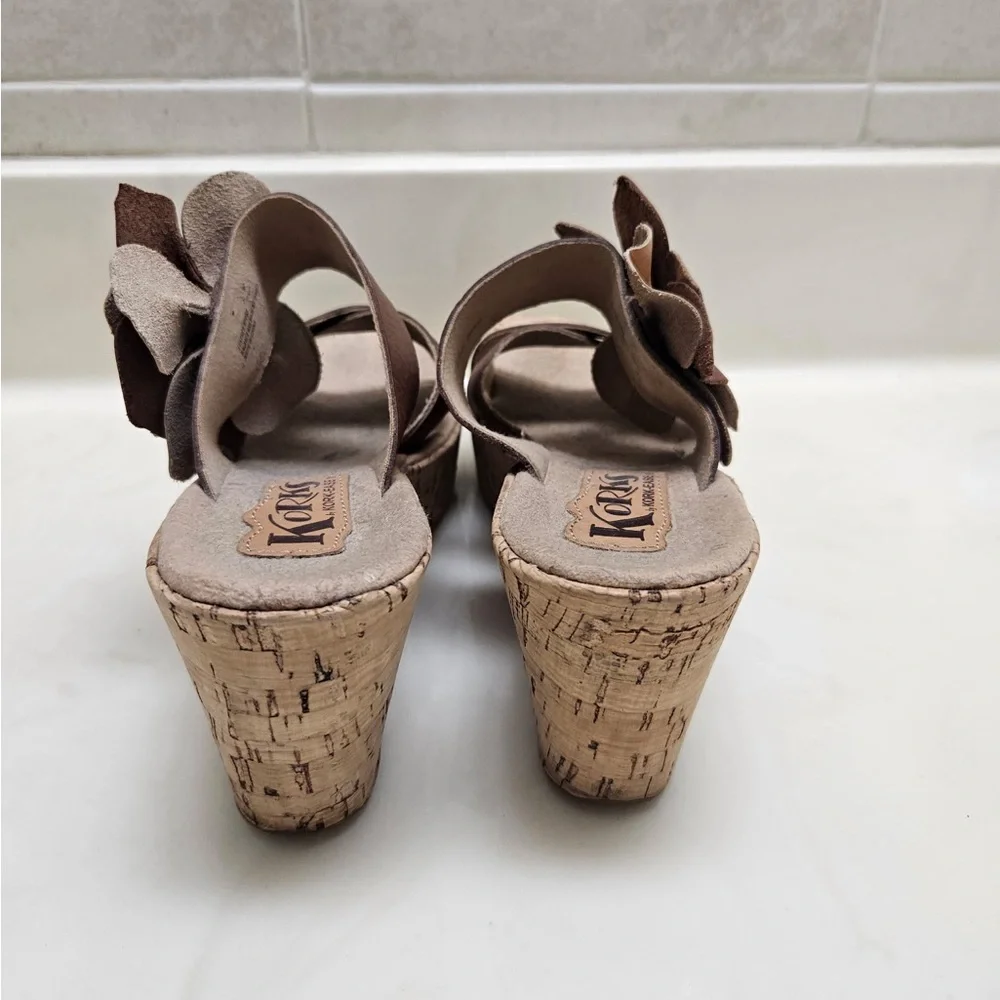 Kork-Ease Kirk’s Wedge Slide Sandals with Floral Accent in Brown and Tan